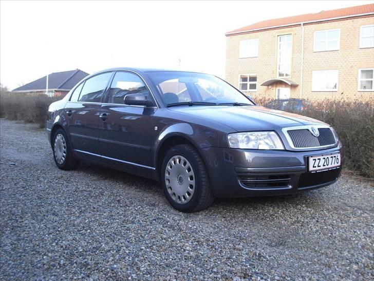 Skoda Superb TDi - efter turen til maler billede 18