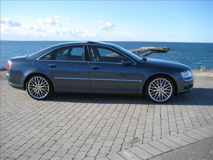 Audi A8 4.2 Quattro billede 4