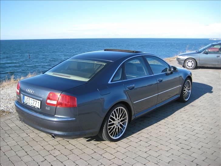 Audi A8 4.2 Quattro billede 7
