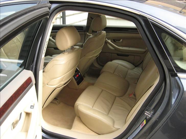 Audi A8 4.2 Quattro billede 9