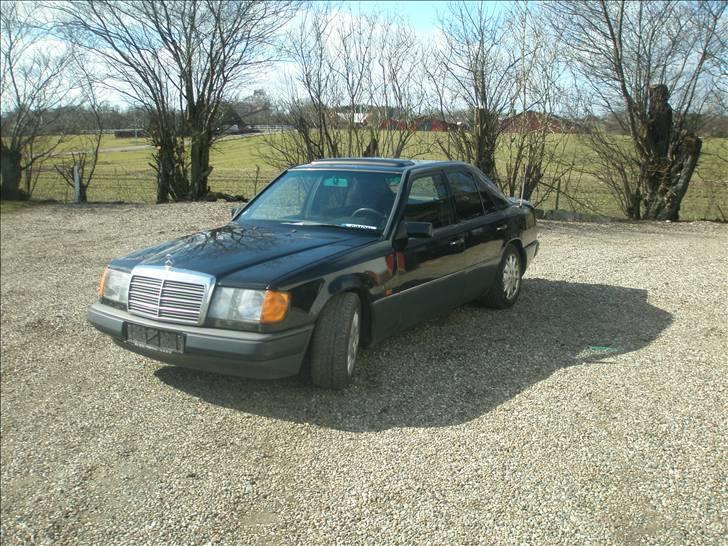 Mercedes Benz 250 D SOLGT billede 1