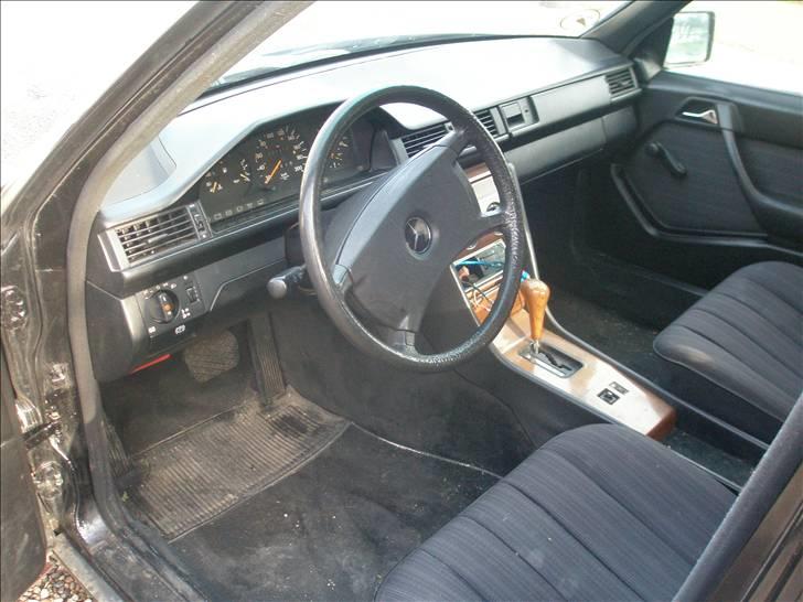 Mercedes Benz 250 D SOLGT billede 6