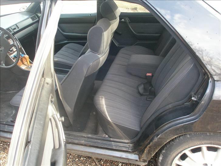 Mercedes Benz 250 D SOLGT billede 7