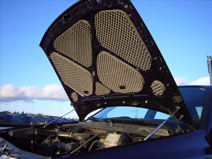 VW       Vento GL SOLGT - æggebakke lydisolering.. VIRKER..! billede 4