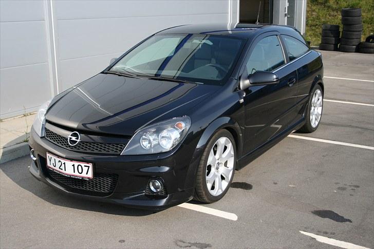 Opel Astra GTC OPC billede 1