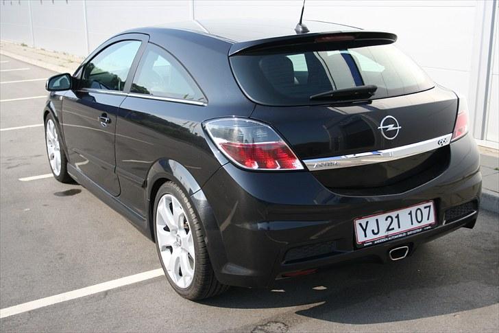 Opel Astra GTC OPC billede 3