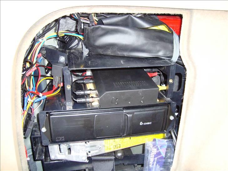 VW passat 1.9TDI 130HK 6GEAR - digital tv-modul med mpge4 . 6 stk cdskifter billede 16