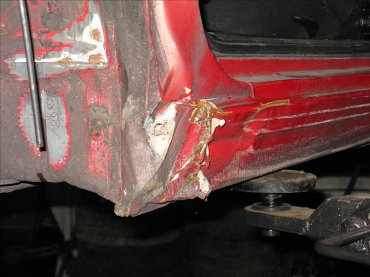 VW Golf III - Ikke en vild skade, men nok til at den ikke kunne køre :) billede 6