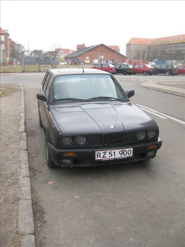 BMW E30 324 TD *BYTTET* billede 1
