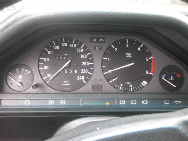 BMW E30 324 TD *BYTTET* billede 9