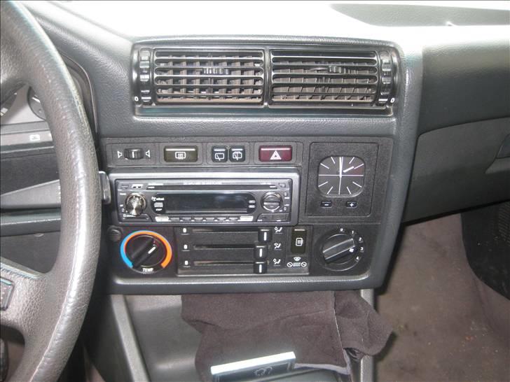 BMW E30 324 TD *BYTTET* billede 10