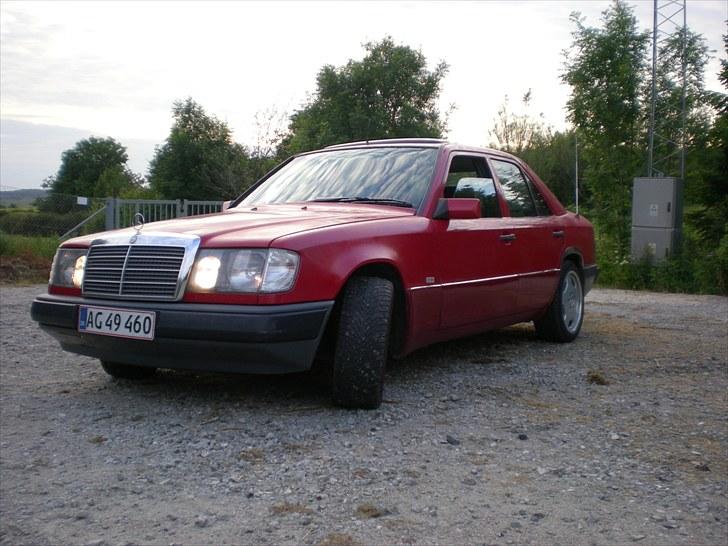 Mercedes Benz 124 300d billede 2