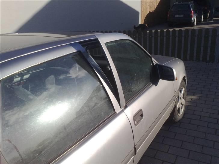 Opel Vectra A CDX billede 8