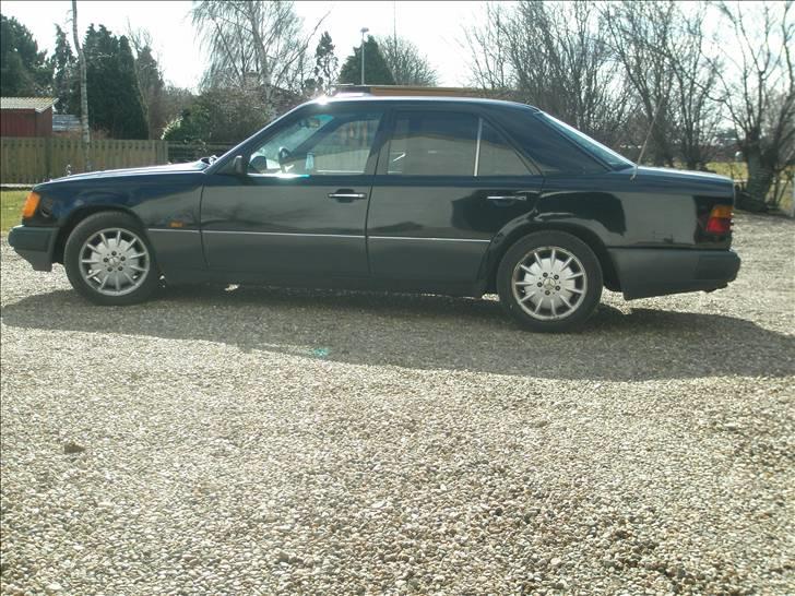 Mercedes Benz 250 D SOLGT billede 9