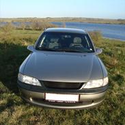 Opel Vectra 1,6 16V GL SOLGT !