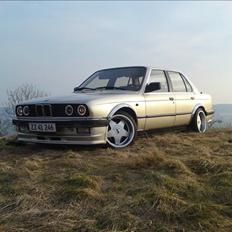 BMW E30 320i SOLGT! 