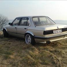 BMW E30 320i SOLGT! 