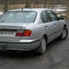 Nissan primera p11