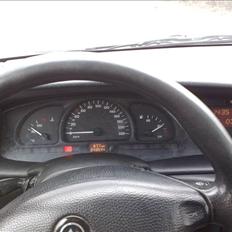 Opel vectra b totalskadet :(