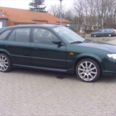 Mazda 323F 2,0 sportive