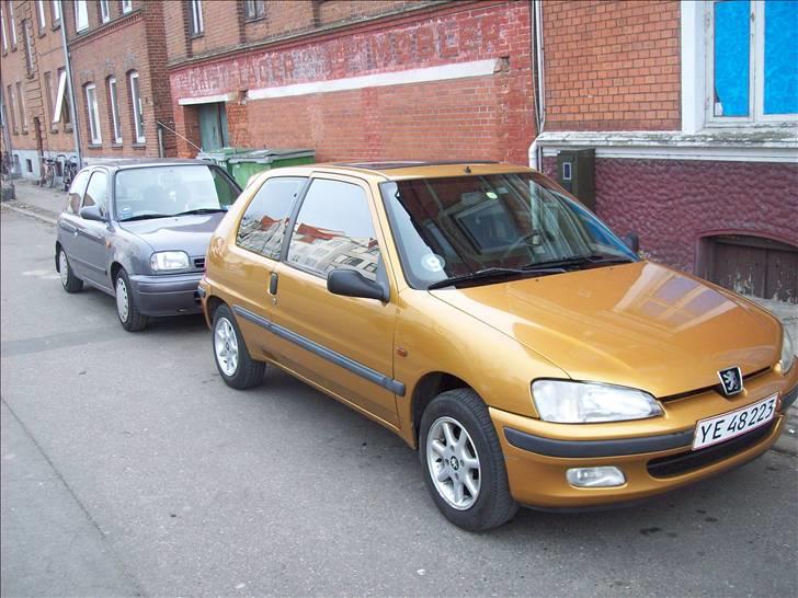 Peugeot 106 - Kærestens Micra bag ved :) billede 14