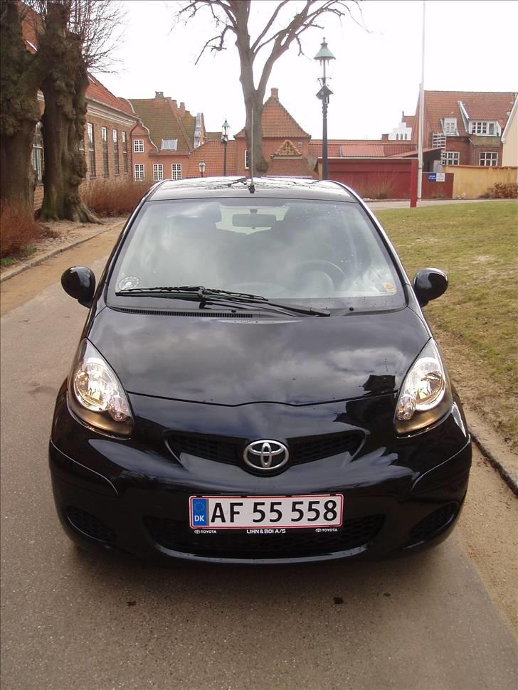 Toyota Aygo Plus Blackline billede 1