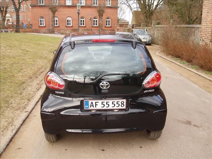 Toyota Aygo Plus Blackline billede 2