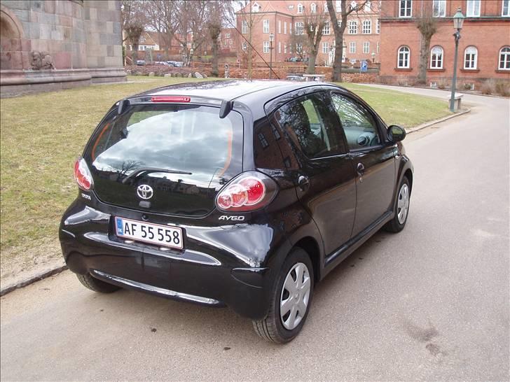 Toyota Aygo Plus Blackline billede 3