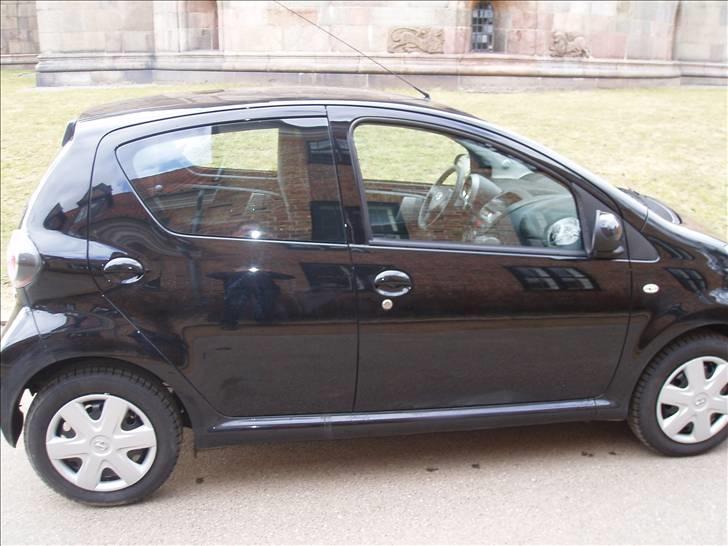 Toyota Aygo Plus Blackline billede 4