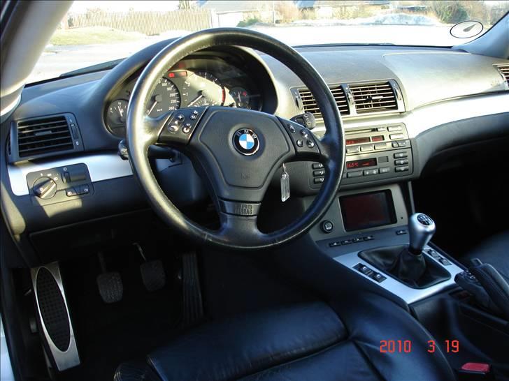 BMW 328Ci E46 - GPS´en foran gearstangen billede 7