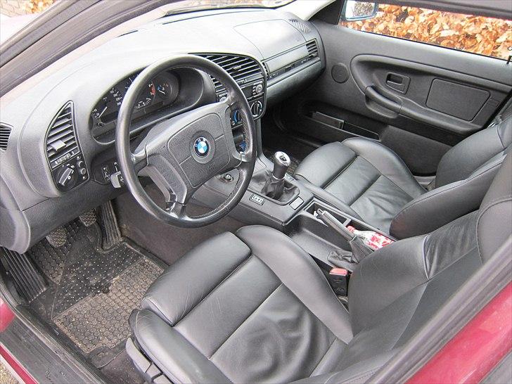BMW 323i Touring Solgt billede 6