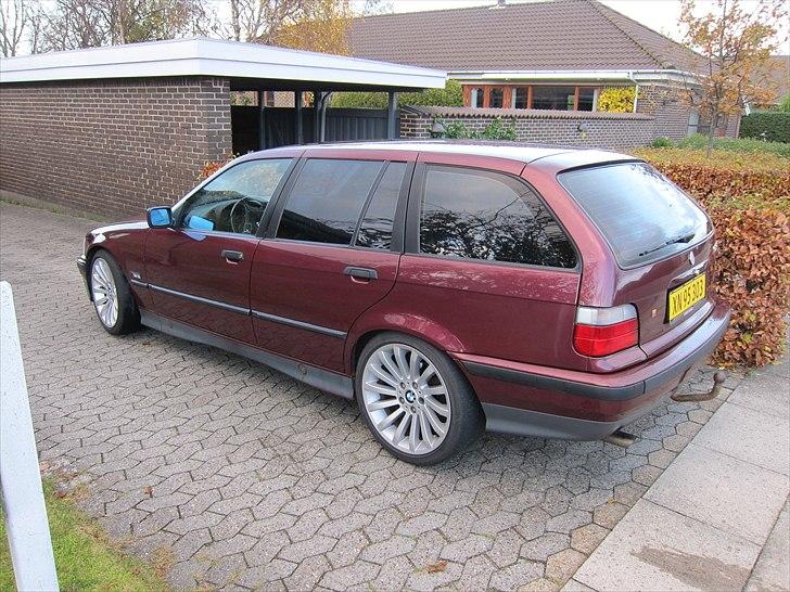 BMW 323i Touring Solgt billede 7