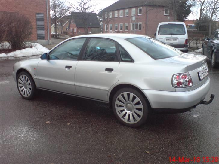 Audi A4   B5 20v **SOLGT** billede 10