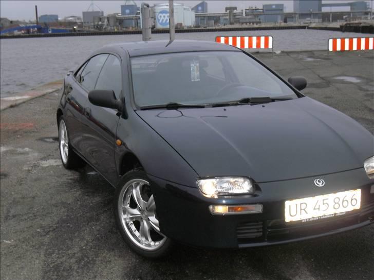 Mazda 323F billede 4