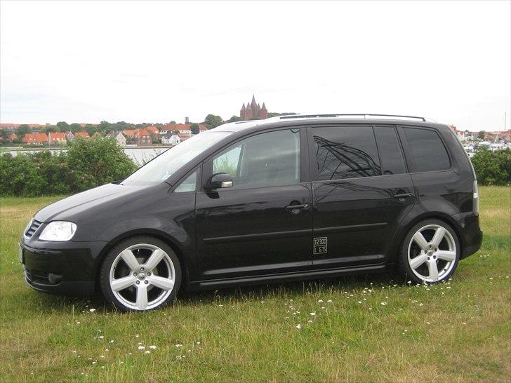 VW Touran 2.0 TDi DSG Van *Solgt 6/7-11* - Nyvasket og nypoleret, lækre sager :) billede 1