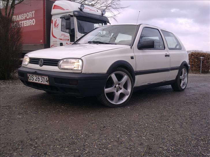 VW Golf 3 SOLGT! billede 1