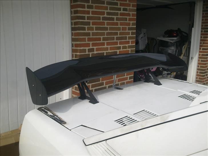 Toyota mr2 - det pynter - også på vægten... gl. spoiler: 17,2 kg ny spoiler: 4,7 kg :) billede 11