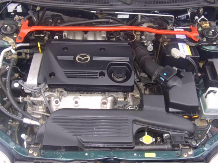 Mazda 323F 2,0 sportive billede 2