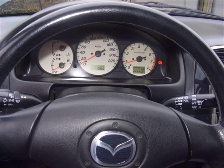 Mazda 323F 2,0 sportive billede 4