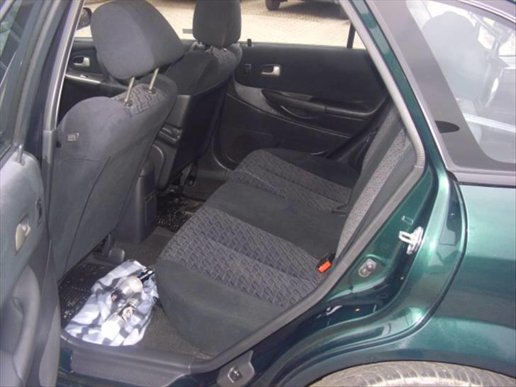 Mazda 323F 2,0 sportive billede 5