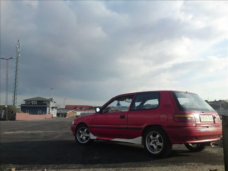 Toyota Corolla 1,3 ~SOLGT~ billede 3