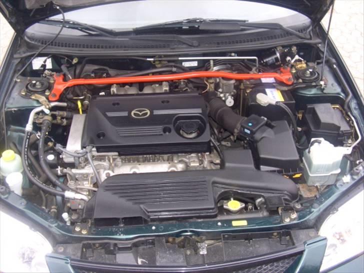 Mazda 323F 2,0 sportive billede 9