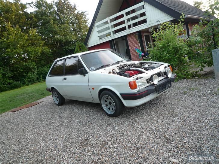 Ford Fiesta XR2 SOLGT - BILLEDET ER LÅNT FRA TIDLIGER EJER´S PROFIL SÅ MAN KA S HVORDAN DEN SER UD MED BRAZIL FÆLGE PÅ billede 8