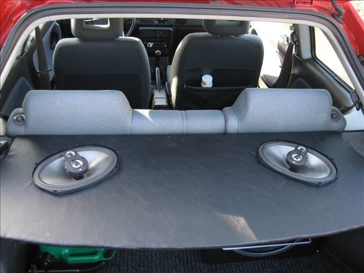 Mazda 323 Solgt  billede 8