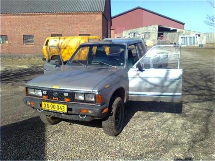 Nissan king cab 4wd byttet billede 8