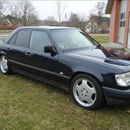 Mercedes Benz W124 260E 