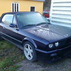 BMW E30 325i cab.