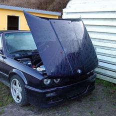 BMW E30 325i cab.