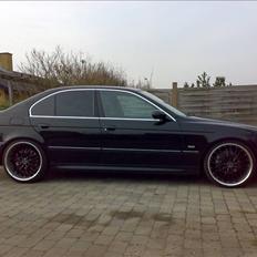 BMW 523i Solgt