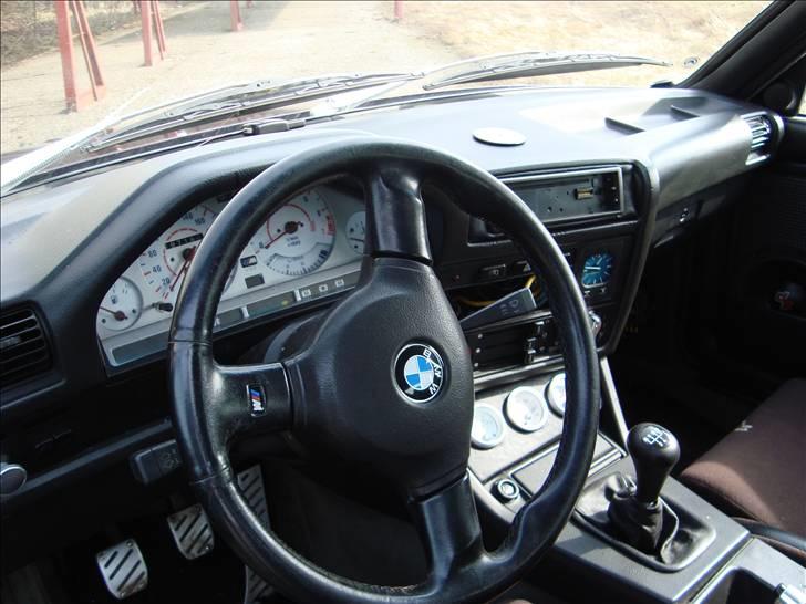 BMW e30 320i <solgt> billede 7